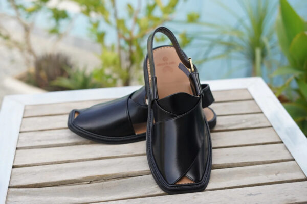 BLACK DAIMOND PADDED PESHAWARI CHAPPAL